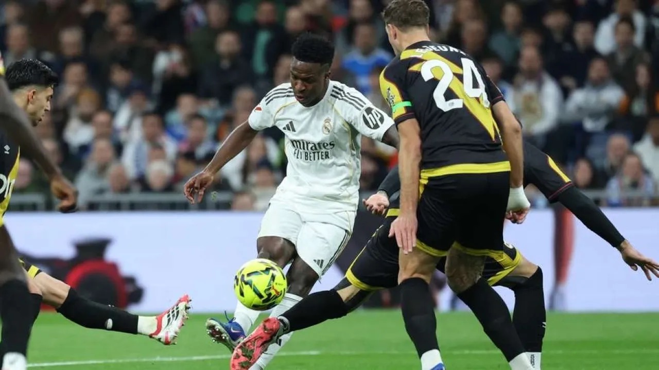 ريال مدريد يفوز بصعوبة على رايو فاليكانو 2-1