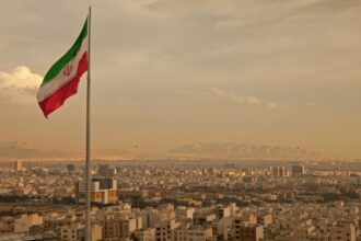 الهند تنصح مواطنيها بمغادرة إيران