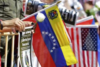 واشنطن تعود إلى كراكاس… بداية تقارب بعد قطيعة 2019