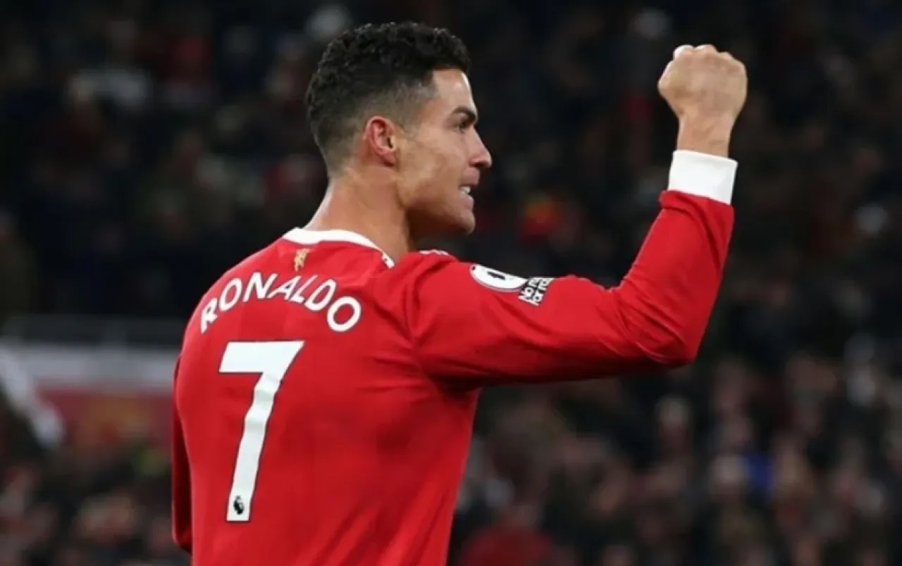 رونالدو يدرس العودة إلى مانشستر يونايتد