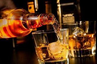 عاجل | نواب العقبة يرفضون ترخيص خمارات ويطالبون بإلغائها