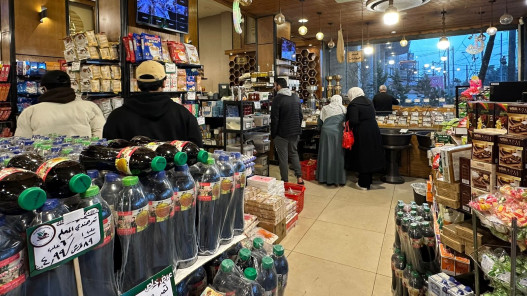 صورة حول : نشاط تجاري لافت في أسواق إربد مع اقتراب شهر رمضان نشاط تجاري لافت في أسواق إربد مع اقتراب شهر رمضان