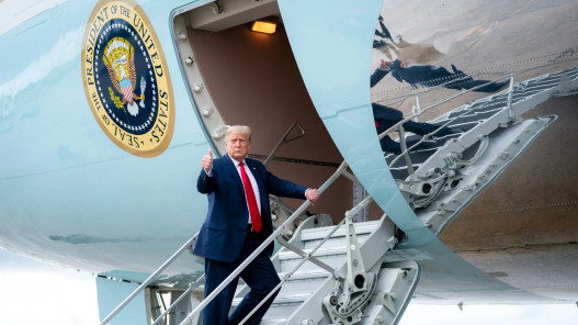 تصميم جديد لطائرات الرئاسة الأميركية يخالف النمط التقليدي ويستعيد ألواناً سابقة