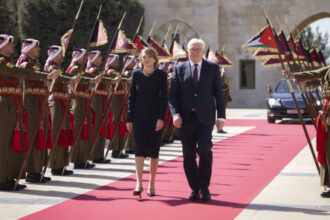 الرئيس الألماني يختتم زيارته للأردن ويغادر عمان