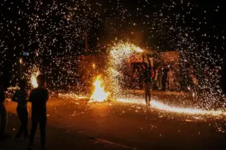 مطالب بتشديد الرقابة على الألعاب النارية في الأحياء السكنية