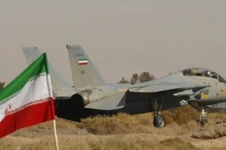 تحطم مقاتلة إيرانية في همدان.. مقتل طيار ونجاة آخر خلال مهمة تدريبية ليلية