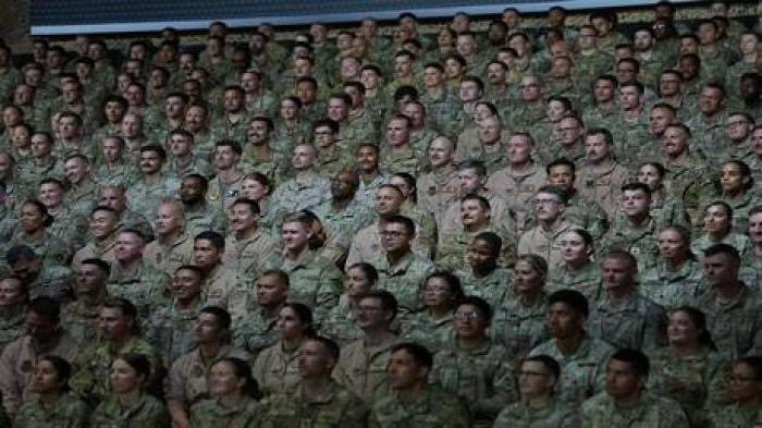 صورة حول : واشنطن تُجلي مئات الجنود من قطر والبحرين وتتحصن دفاعياً بوجه طهران واشنطن تُجلي مئات الجنود من قطر والبحرين وتتحصن دفاعياً بوجه طهران