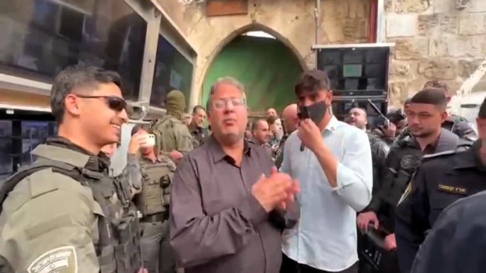 بن غفير يقتحم محيط المسجد الأقصى في أولى جمع رمضان وسط قيود مشددة