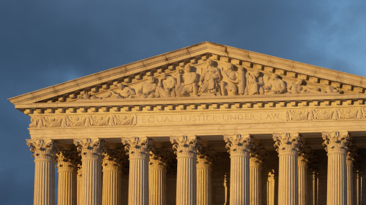 صورة حول : ضربة قانونية لسياسات ترامب التجارية من المحكمة العليا الأميركية ضربة قانونية لسياسات ترامب التجارية من المحكمة العليا الأميركية