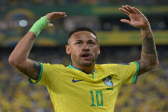 نيمار يلمح لاحتمال إنهاء مسيرته في نهاية العام