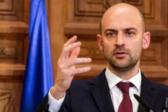 باريس تستدعي السفير الأمريكي إثر تصريحات "مُستفزة" بشأن مقتل ناشط يميني