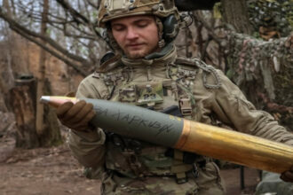 الجيش الأوكراني يقصف مصنع صواريخ باليستية ومحطة غاز في روسيا