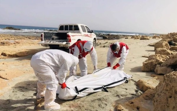 انتشال جثث 7 مهاجرين بينهم أطفال شرق طرابلس