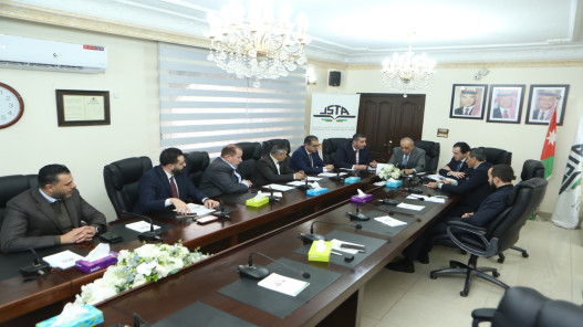 صورة حول : حجازين يلتقي ممثلي شركات السياحة لمناقشة تطوير السوق وحماية القطاع حجازين يلتقي ممثلي شركات السياحة لمناقشة تطوير السوق وحماية القطاع