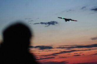 موسكو تستأنف حركة الطيران بعد إحباط هجمات بطائرات مسيّرة