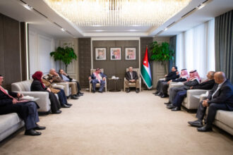 القاضي يلتقي اتحاد المزارعين ويبحث تحديات التسويق والمياه