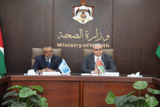 البدور يؤكد تعزيز الشراكة مع الصحة العالمية لتحقيق التغطية الشاملة