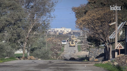 صورة حول : تواصل التوغلات الإسرائيلية في الجنوب السوري واعتقالات مزارعين تواصل التوغلات الإسرائيلية في الجنوب السوري واعتقالات مزارعين