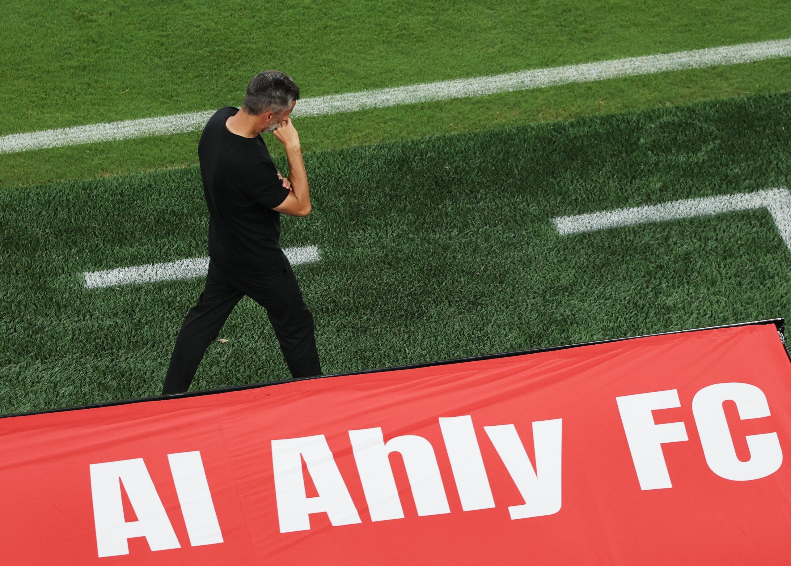 الأهلي المصري يصعّد قضية "ريبيرو" إلى محكمة التحكيم الرياضية (CAS) بعد قرار التعويض