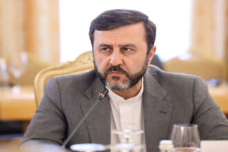 دعوى في سويسرا تتهم نائب وزير الخارجية الإيراني بجرائم ضد الإنسانية