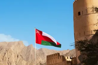 وزير الخارجية العماني ينتقد الضربات الأميركية والإسرائيلية على إيران