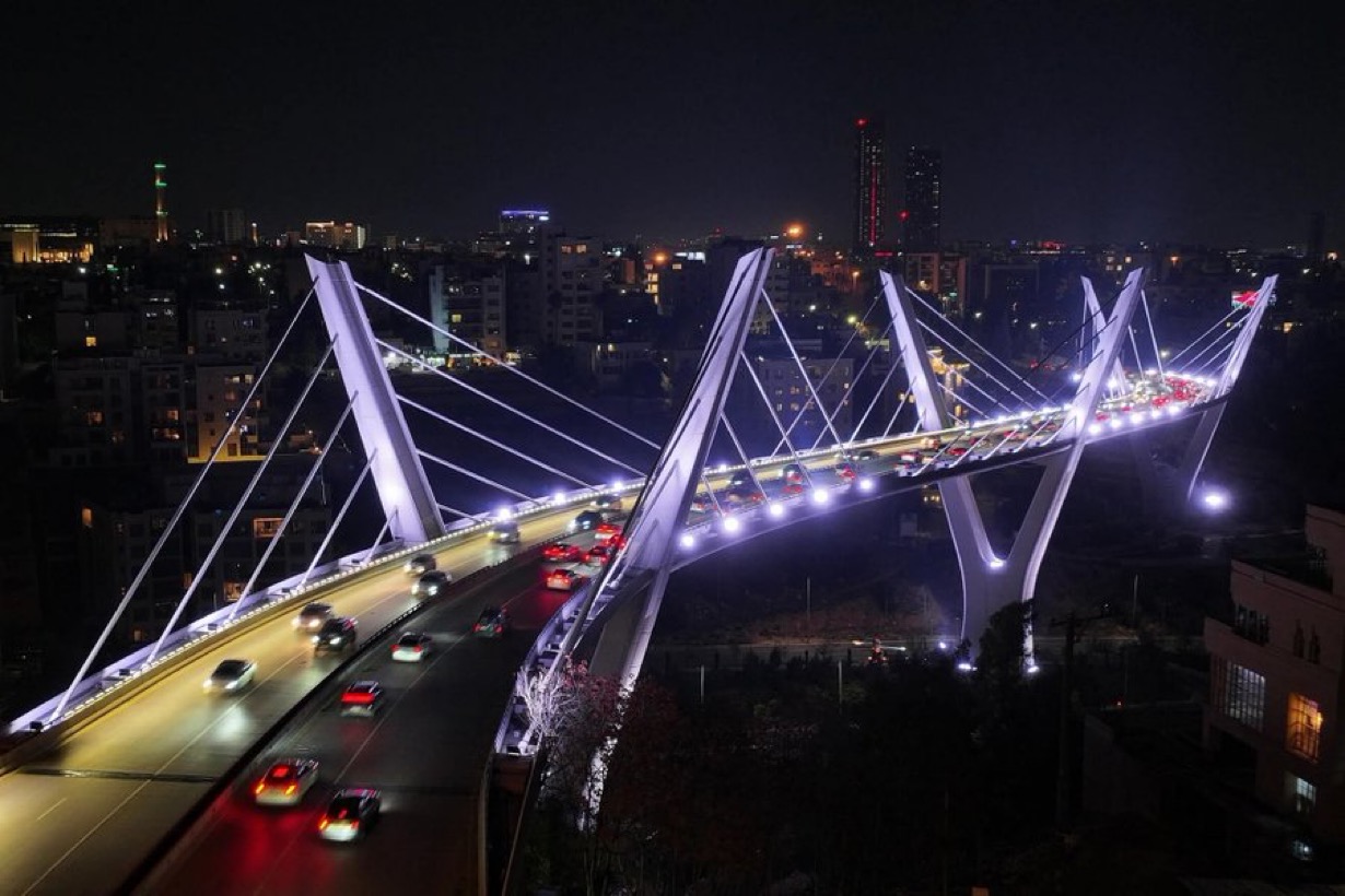 صورة حول : إغلاق جسر عبدون بشكل جزئي لهذا السبب إغلاق جسر عبدون بشكل جزئي لهذا السبب