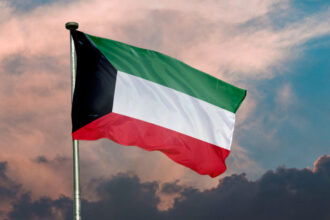 الكويت تدين الهجمات الإيرانية على دول عربية وتؤكد تضامنها الكامل معها