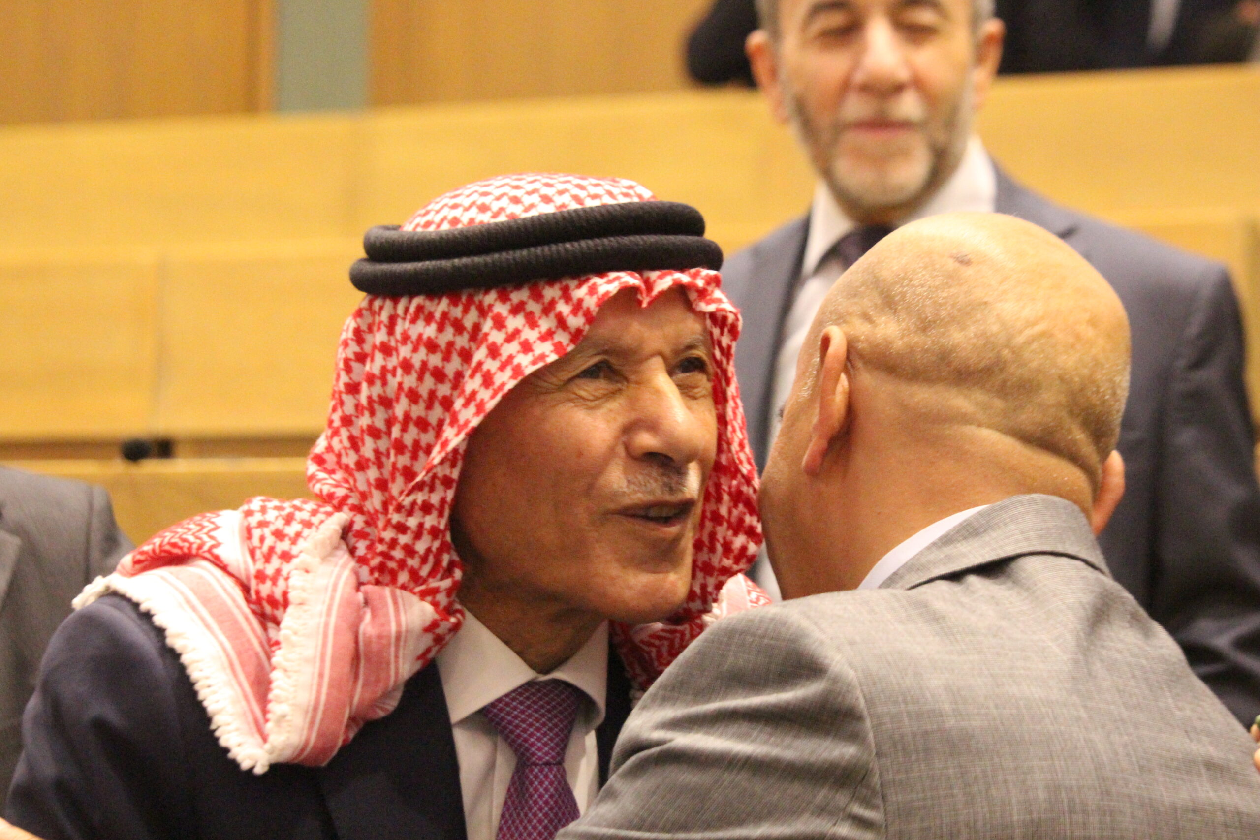 نواب يهنئون العرموطي بالسلامة "صور "