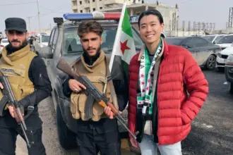 من ساحات التضامن إلى مطبخ دمشق: ناشط ياباني يفتتح مطعمًا وفاءً لسوريا