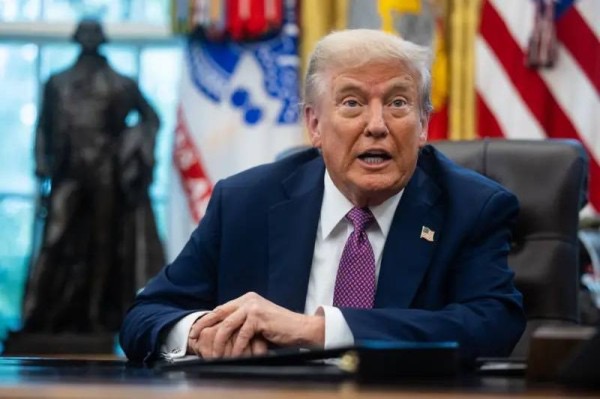 صورة حول : ترامب يأمل في اتفاق مع إيران وسط تحذيرات خامنئي وتصعيد دبلوماسي عالمي ترامب يأمل في اتفاق مع إيران وسط تحذيرات خامنئي وتصعيد دبلوماسي عالمي