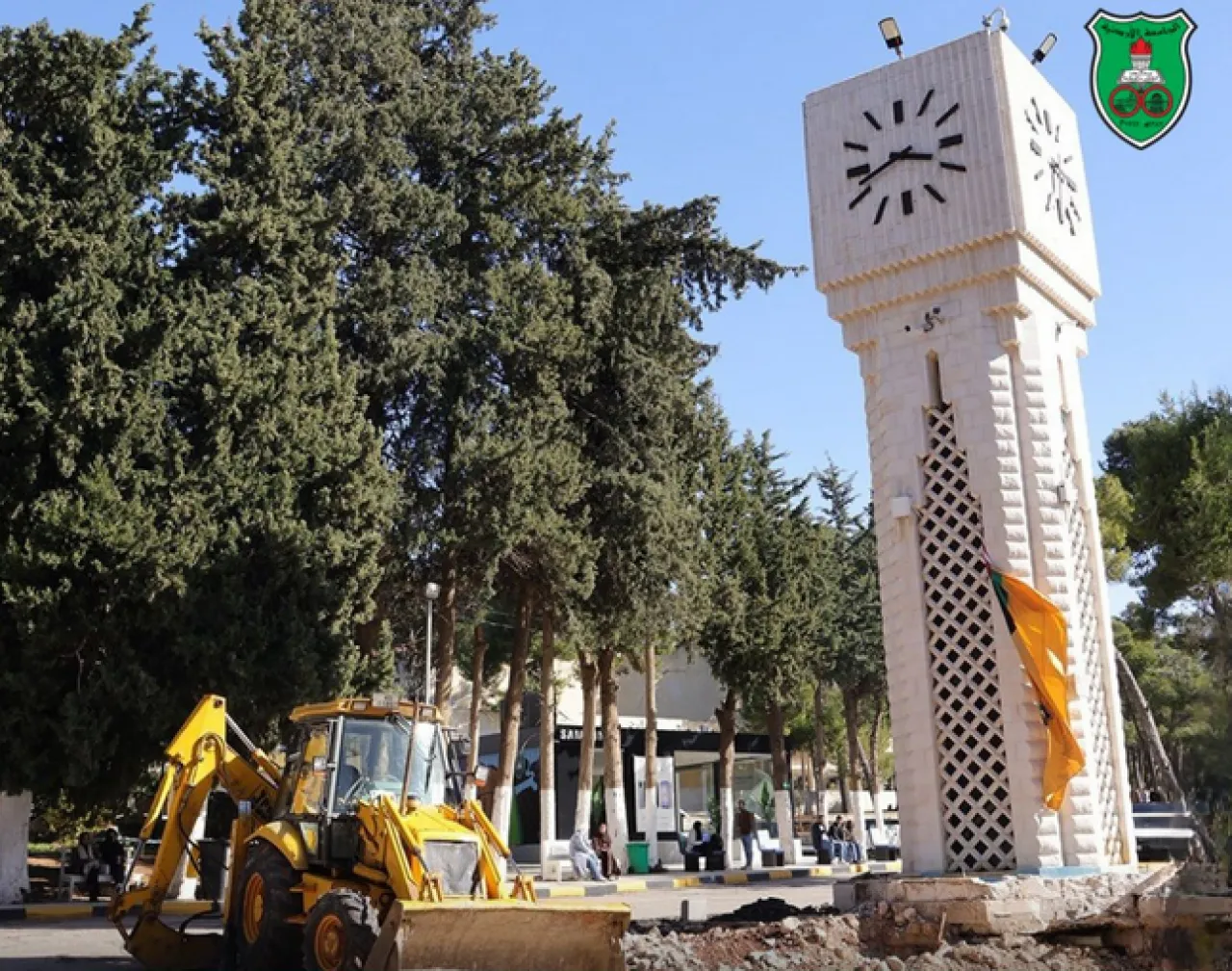 الجامعة الأردنية تغلق محيط برج الساعة بسبب التحديث