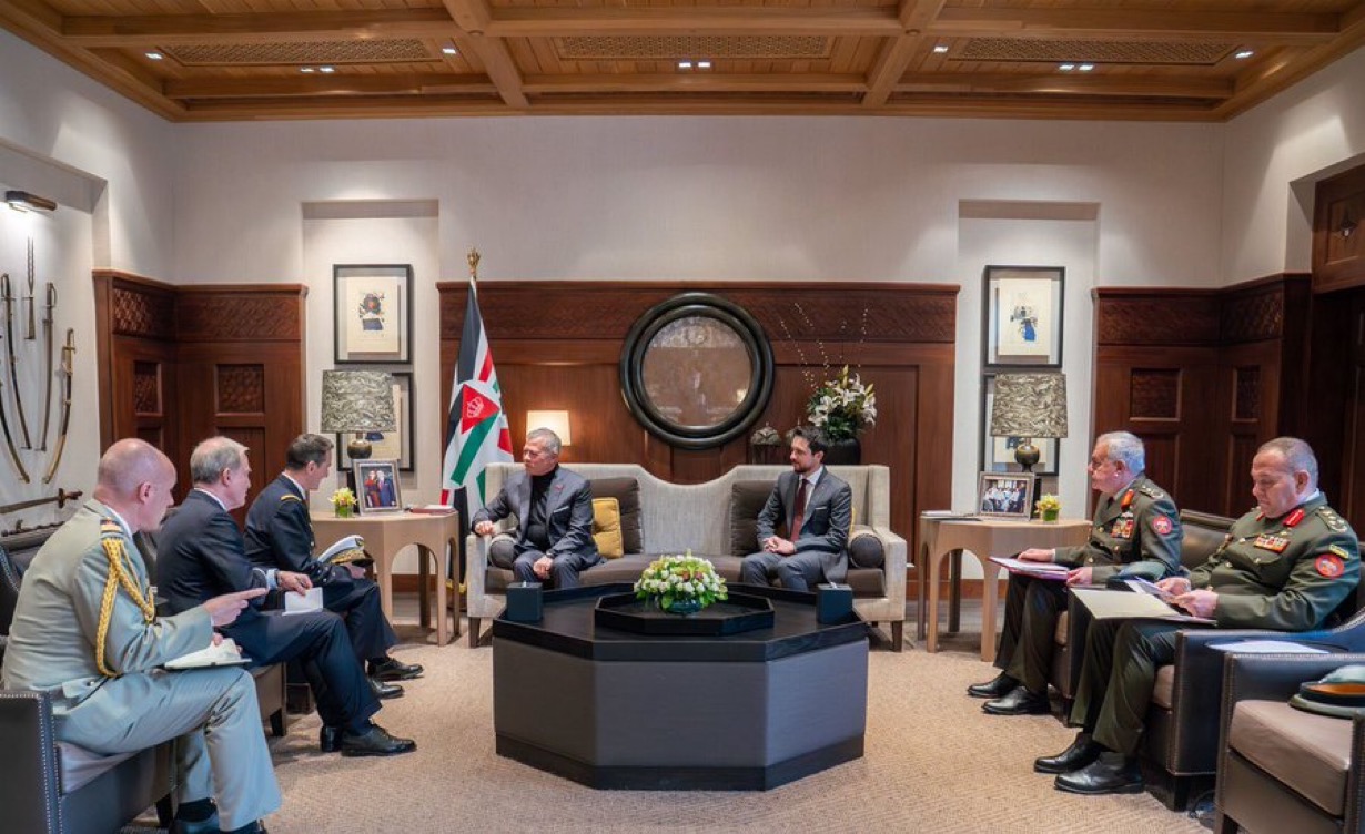 الملك يلتقي رئيس أركان الجيش الفرنسي