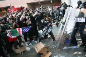 مظاهرات واسعة في الولايات المتحدة ضد وكالة الهجرة وسط توترات واحتجاز صحفيين