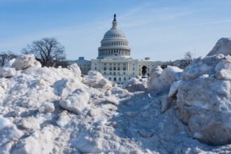 قانون جديد ينهي إغلاق الحكومة الأميركية ويفرض "الكاميرات" على عناصر الهجرة