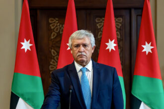 وزير النقل: موافقات مبدئية لترخيص 12 شركة تطبيقات نقل ذكية جديدة