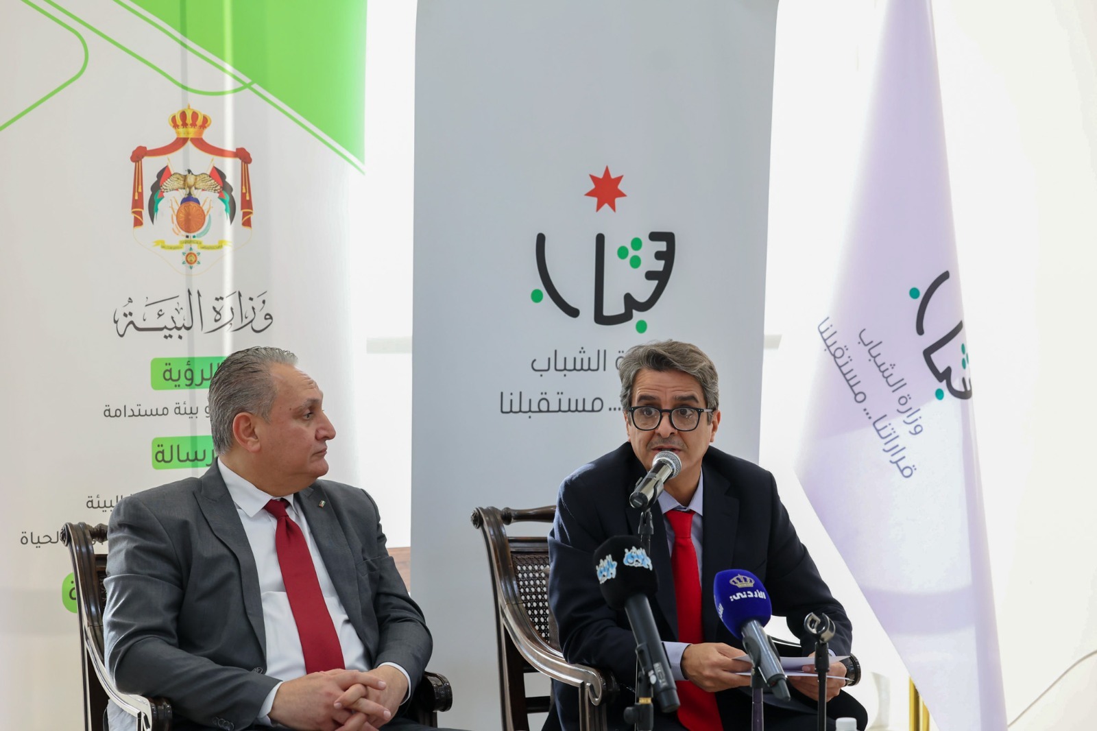 وزارتا الشباب والبيئة تطلقان حوارًا توعويًا مع ناشطين بيئيين وصنّاع محتوى