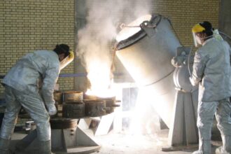 الاحتلال يطالب واشنطن باتفاق يُلزم إيران بتصفير اليورانيوم والتخلي عن الصواريخ الباليستية