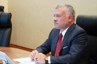 جلالة الملك يلتقي ١١ شخصية اردنية