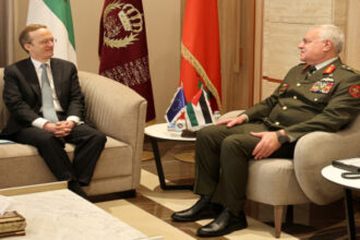 الحنيطي يبحث تعزيز التعاون الدفاعي مع الاتحاد الأوروبي