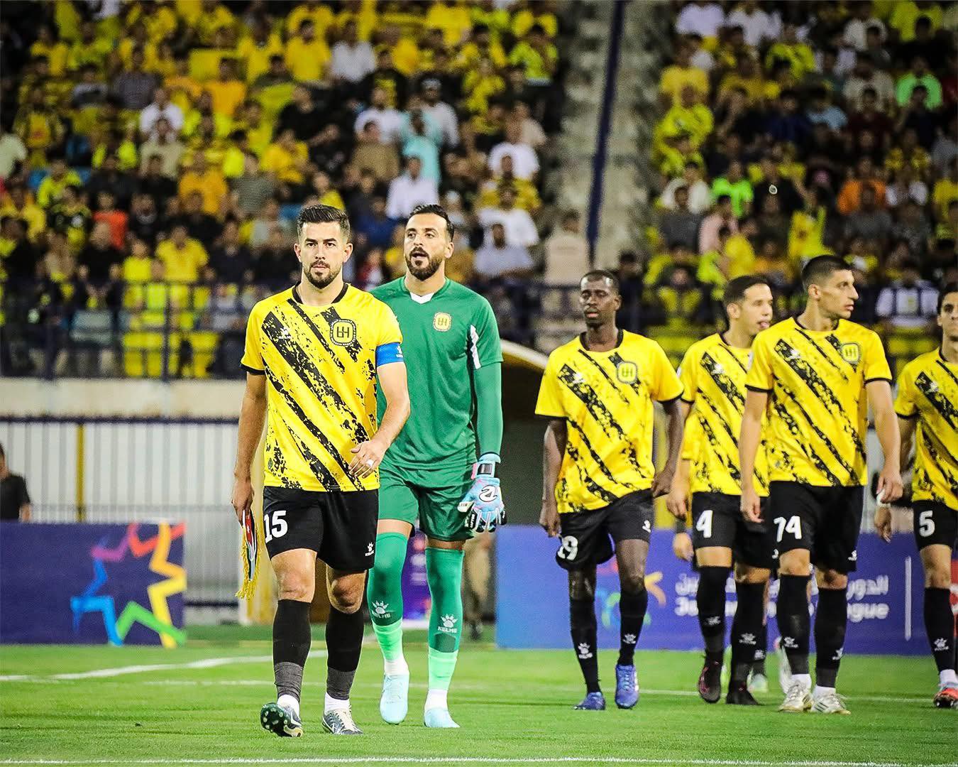 دبي تحتضن "موقعة" الحسين إربد والاستقلال الإيراني