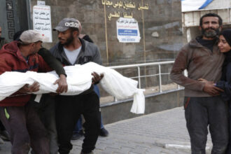 استشهاد فلسطينية وطفل برصاص وقصف الاحتلال في قطاع غزة