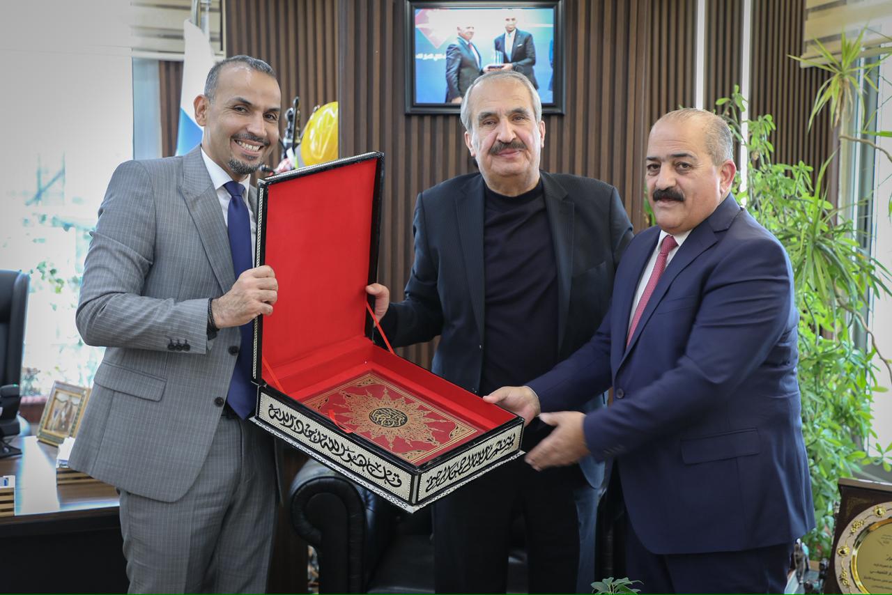 شركة كهرباء إربد تكرم المحافظ السابق رضوان العتوم تقديرًا لجهوده التنموية والخدمية