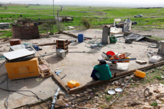 الأمم المتحدة: هجمات المستوطنين تهجر 700 فلسطيني في يناير بالضفة الغربية