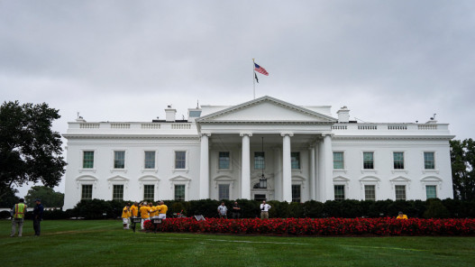 البيت الأبيض يحذف فيديو ترامب العنصري الذي يظهر أوباما وزوجته على هيئة قردين