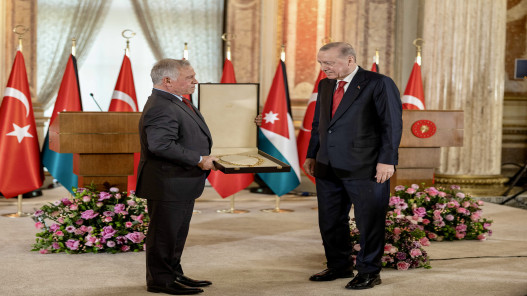 عاجل| الملك يمنح أردوغان قلادة الحسين تقديرًا لجهوده في دعم العلاقات