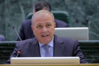 عطية يطالب الحكومة بشمول 17 ألف طالب ببرنامج المنح والقروض