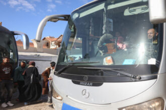 غزة: نحو 180 فلسطينياً يغادرون القطاع عبر معبر رفح بعد إعادة فتحه بشكل محدود