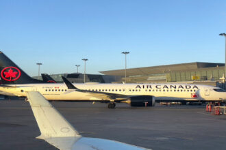 أزمة وقود تشلّ الطيران إلى كوبا… وكندا تبدأ إجلاء آلاف المسافرين