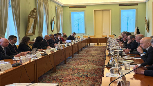 الأردن والتشيك يعززان شراكتهما السياسية في مشاورات موسّعة ببراغ