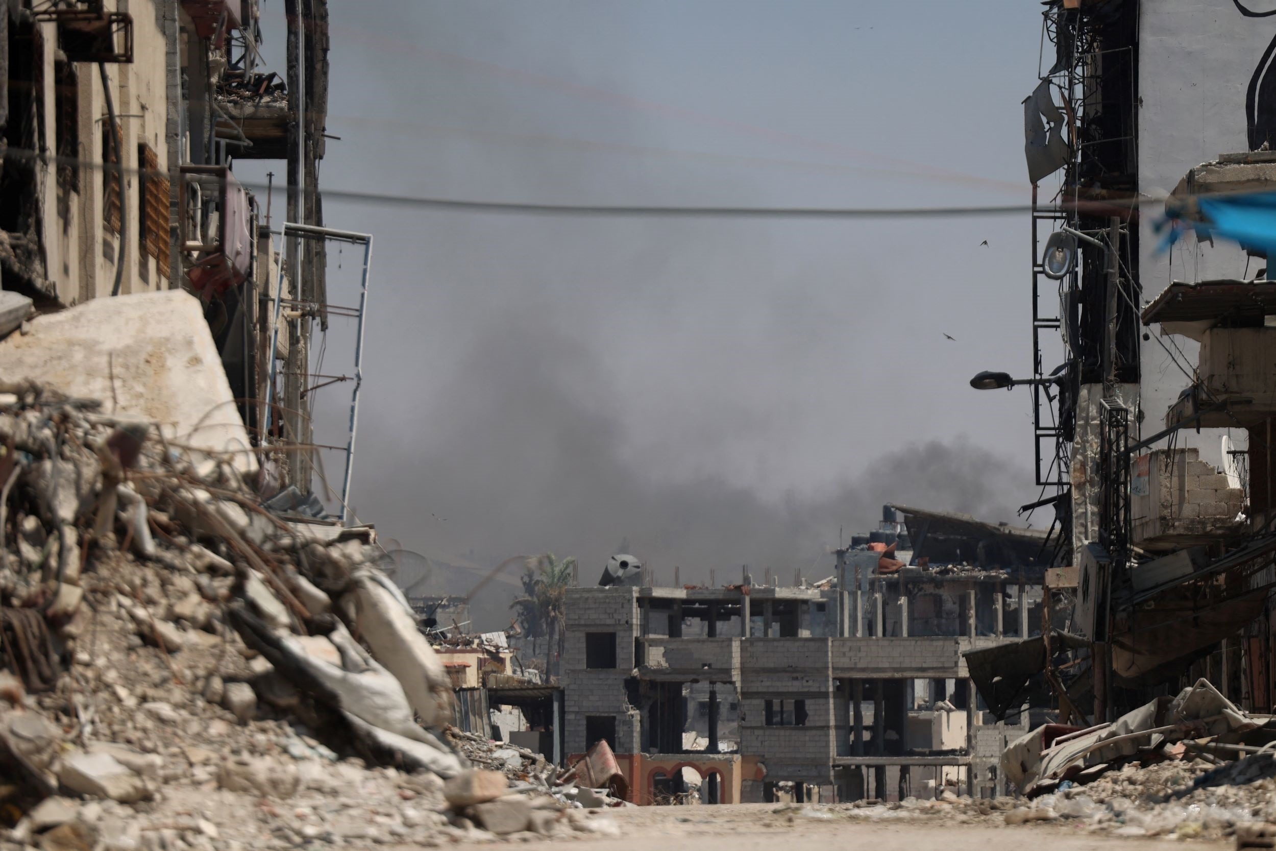 3 شهداء في قصف إسرائيلي يستهدف شقة سكنية غرب غزة